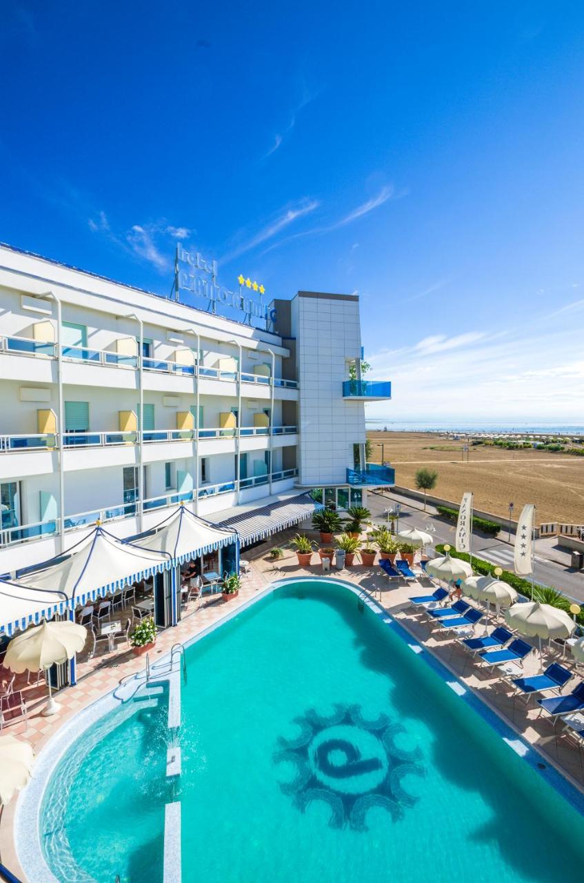 Panoramic 4*